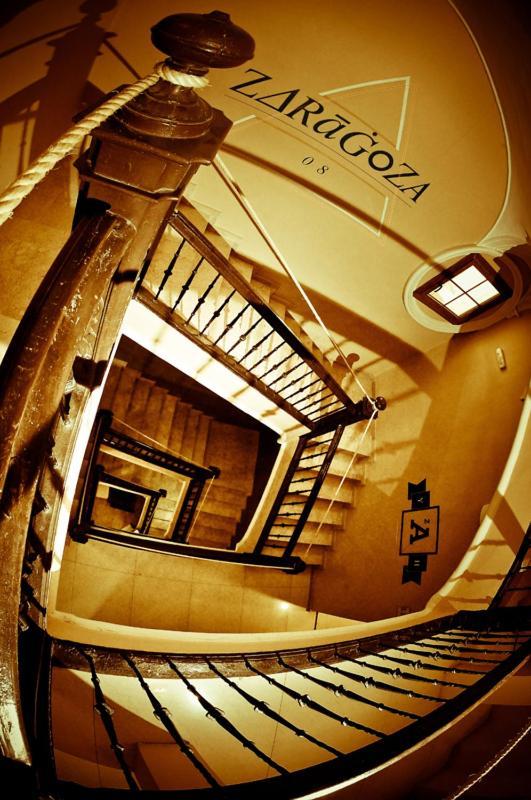 Be Zaragoza Hostel Екстериор снимка Interior of the house