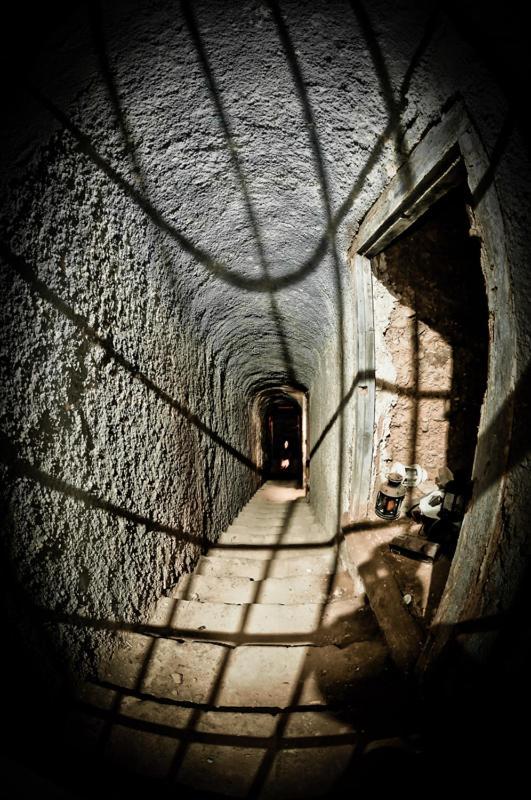 Be Zaragoza Hostel Екстериор снимка The tunnel