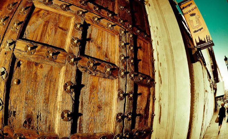 Be Zaragoza Hostel Екстериор снимка Barrel