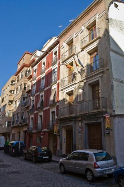 Be Zaragoza Hostel Екстериор снимка The building where the attack took place